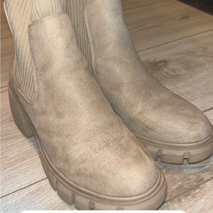 Women's Tan Ankle Boots